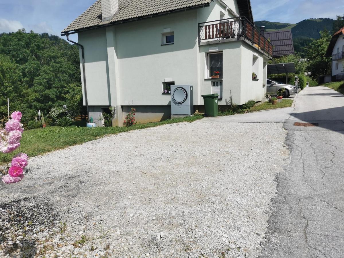 Apartma Rekar - A House, Where You Can Relax In The Embrace Of Nature Jesenice Dış mekan fotoğraf