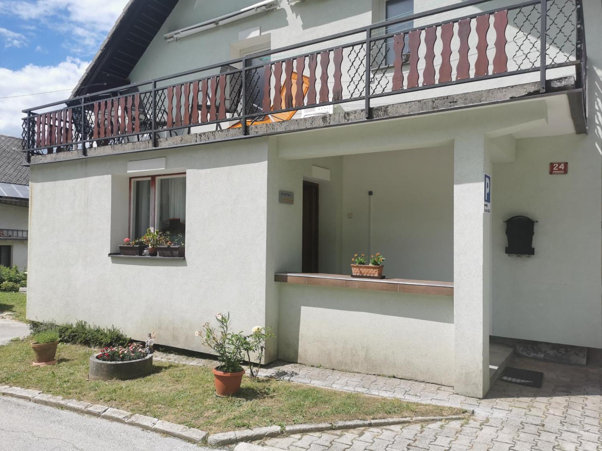 Apartma Rekar - A House, Where You Can Relax In The Embrace Of Nature Jesenice Dış mekan fotoğraf